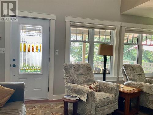 610 Park, Worthington, ON - Indoor Photo Showing Living Room