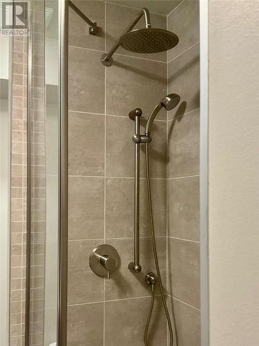 610 Park, Worthington, ON - Indoor Photo Showing Bathroom