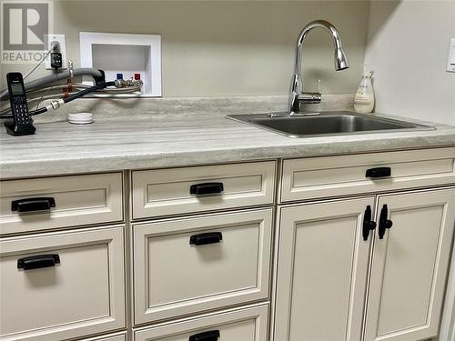 610 Park, Worthington, ON - Indoor Photo Showing Kitchen