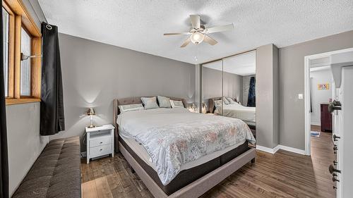 1386 Cypress Drive, Sparwood, BC - Indoor Photo Showing Bedroom
