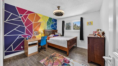 1386 Cypress Drive, Sparwood, BC - Indoor Photo Showing Bedroom