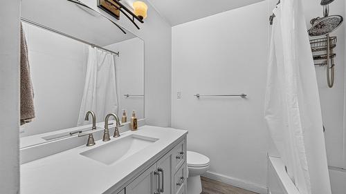 1386 Cypress Drive, Sparwood, BC - Indoor Photo Showing Bathroom