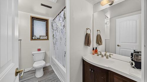 1386 Cypress Drive, Sparwood, BC - Indoor Photo Showing Bathroom