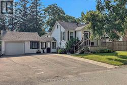 4 ALBERT STREET Whitchurch-Stouffville, ON L4A 4H1