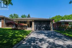 85 BONNYVIEW DRIVE Toronto, ON M8Y 3G7