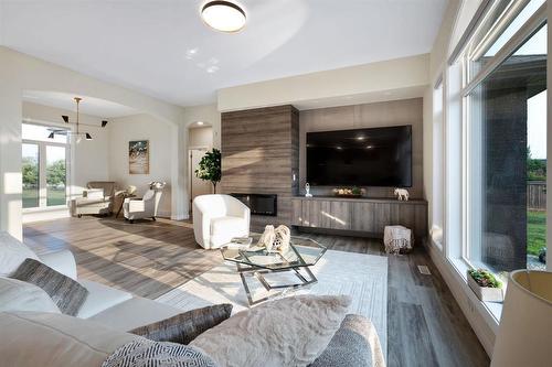 1892 Mccreary Road, Winnipeg, MB 