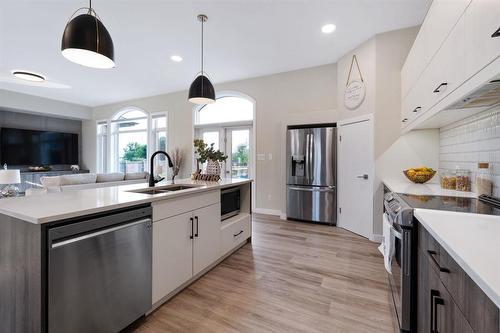 1892 Mccreary Road, Winnipeg, MB 