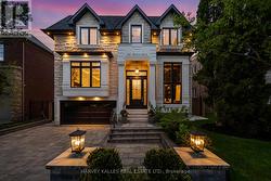 148 MUNRO BOULEVARD  Toronto, ON M2P 1C8