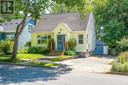 66 Newcastle Street  Dartmouth, NS B2Y 3M5
