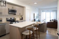 560 NORTH SERVICE Road Unit# 610  Grimsby, ON L3M 0G3