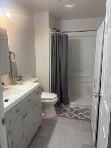 3241 Willard Avenue, Thunder Bay, ON - Indoor Photo Showing Bathroom