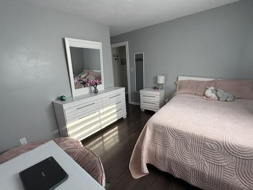 3241 Willard Avenue, Thunder Bay, ON - Indoor Photo Showing Bedroom