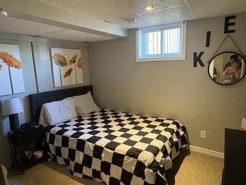 3241 Willard Avenue, Thunder Bay, ON - Indoor Photo Showing Bedroom