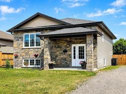 287 Cougar Crescent  Thunder Bay, ON P7C 0B1
