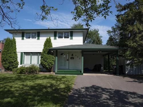 177 Whalen Street  Thunder Bay, ON P7A 7H9