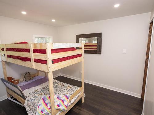 20 Union School Road S, Neebing, ON - Indoor Photo Showing Bedroom