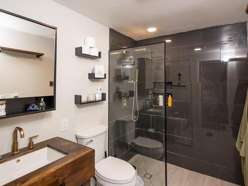 20 Union School Road S, Neebing, ON - Indoor Photo Showing Bathroom