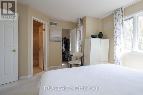 186 Daventry Crescent, Ottawa, ON - Indoor Photo Showing Bedroom