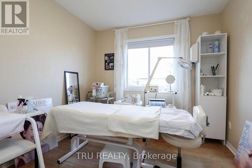 186 Daventry Crescent, Ottawa, ON - Indoor Photo Showing Bedroom