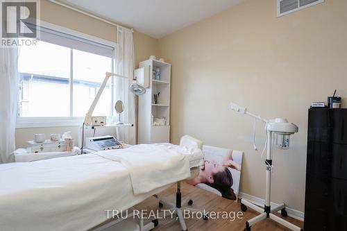 186 Daventry Crescent, Ottawa, ON - Indoor Photo Showing Bedroom