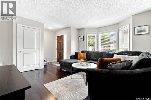 163 135 Ashworth Crescent, Saskatoon, SK - Indoor Photo Showing Living Room