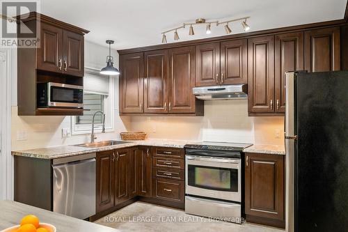 212 Provender Avenue, Ottawa, ON - Indoor Photo Showing Kitchen