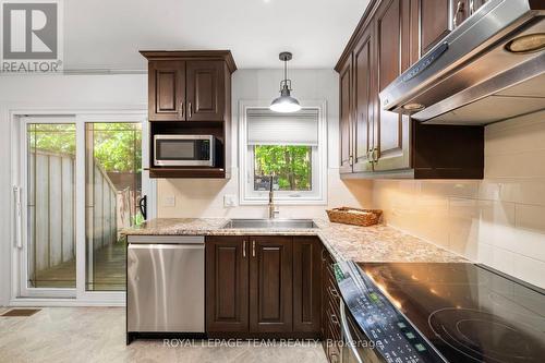 212 Provender Avenue, Ottawa, ON - Indoor Photo Showing Kitchen With Upgraded Kitchen