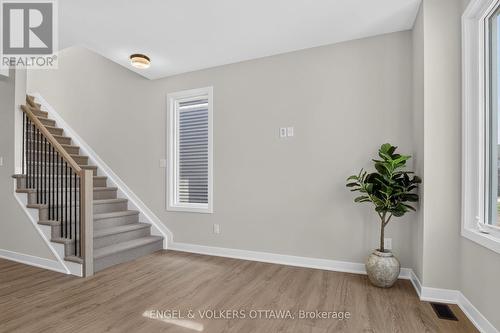 728 Haflinger Row, Ottawa, ON - Indoor Photo Showing Other Room
