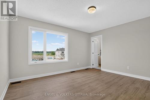 728 Haflinger Row, Ottawa, ON - Indoor Photo Showing Other Room