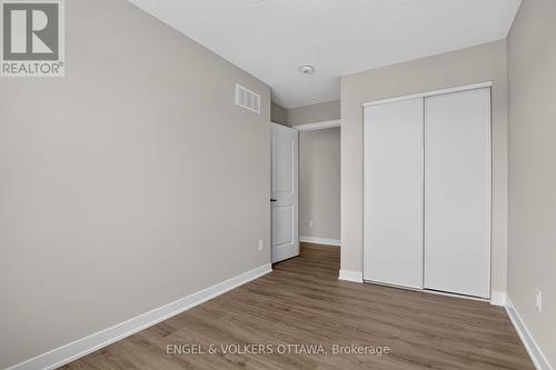 728 Haflinger Row, Ottawa, ON - Indoor Photo Showing Other Room