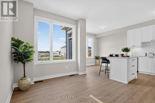 728 Haflinger Row, Ottawa, ON - Indoor