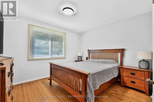 975 Cresthampton Lane, Mississauga, ON - Indoor Photo Showing Bedroom