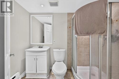 975 Cresthampton Lane, Mississauga, ON - Indoor Photo Showing Bathroom