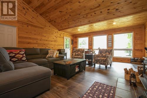 30A Stoney Point Rd, Batchawana Bay, ON - Indoor Photo Showing Living Room