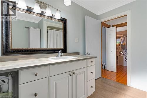 Bathroom - 630 Lawrence Street, Cambridge, ON - Indoor Photo Showing Bathroom