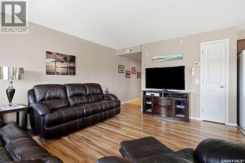 303 6709 Rochdale Boulevard, Regina, SK - Indoor Photo Showing Living Room