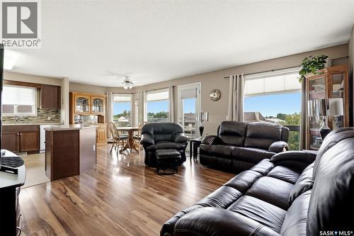 303 6709 Rochdale Boulevard, Regina, SK - Indoor Photo Showing Living Room