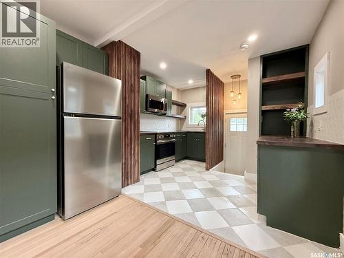 2471 Broder Street, Regina, SK - Indoor Photo Showing Kitchen