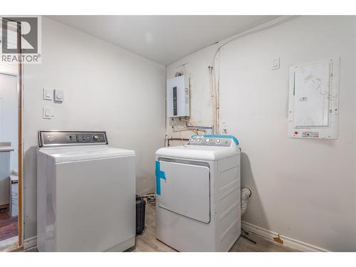 3422 Broadview Road, West Kelowna, BC - Indoor Photo Showing Laundry Room