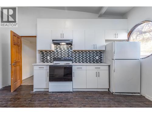 3422 Broadview Road, West Kelowna, BC - Indoor Photo Showing Kitchen