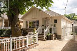 505 CALEDONIA ROAD  Toronto, ON M6E 4V1