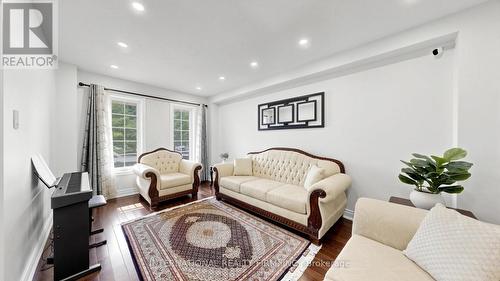 3180 Pebblewood Road, Mississauga, ON - Indoor Photo Showing Living Room