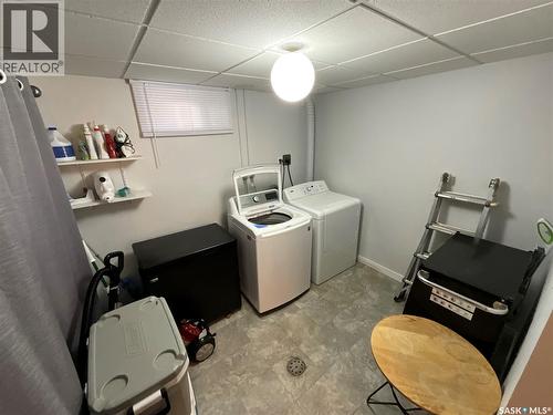 10 Mackenzie Crescent, Regina, SK - Indoor Photo Showing Laundry Room