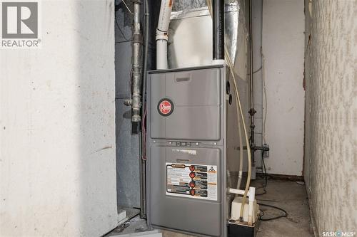 1318 B Avenue N, Saskatoon, SK - Indoor Photo Showing Basement
