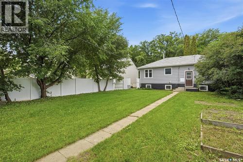 1318 B Avenue N, Saskatoon, SK - Outdoor