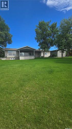 61 Moir Drive, Oxbow, SK - Outdoor