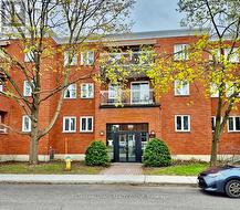 201 - 222 BRUYERE STREET Ottawa, ON K1N 5E3
