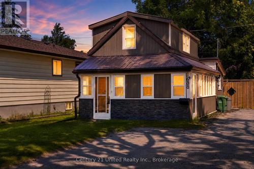 688 ST MARYS STREET  Peterborough (Otonabee Ward 1), ON K9J 4G9
