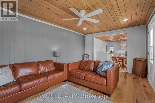 4280 Highway 34 Highway, Champlain, ON - Indoor Photo Showing Living Room