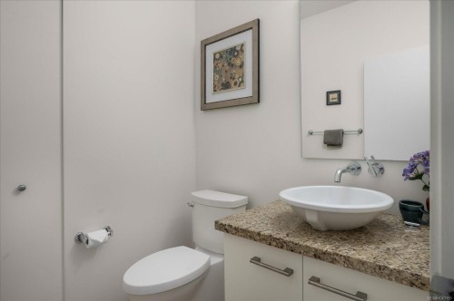 #Th10-38 Front St, Nanaimo, BC 